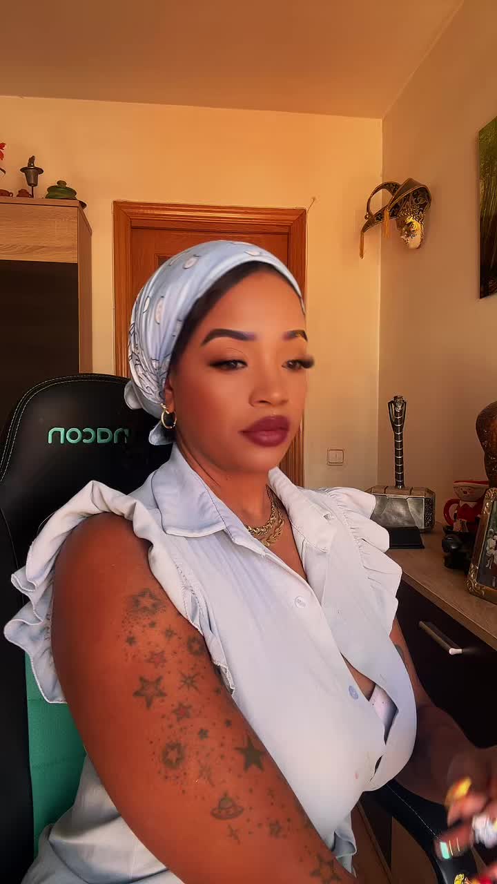 @lacubanita117