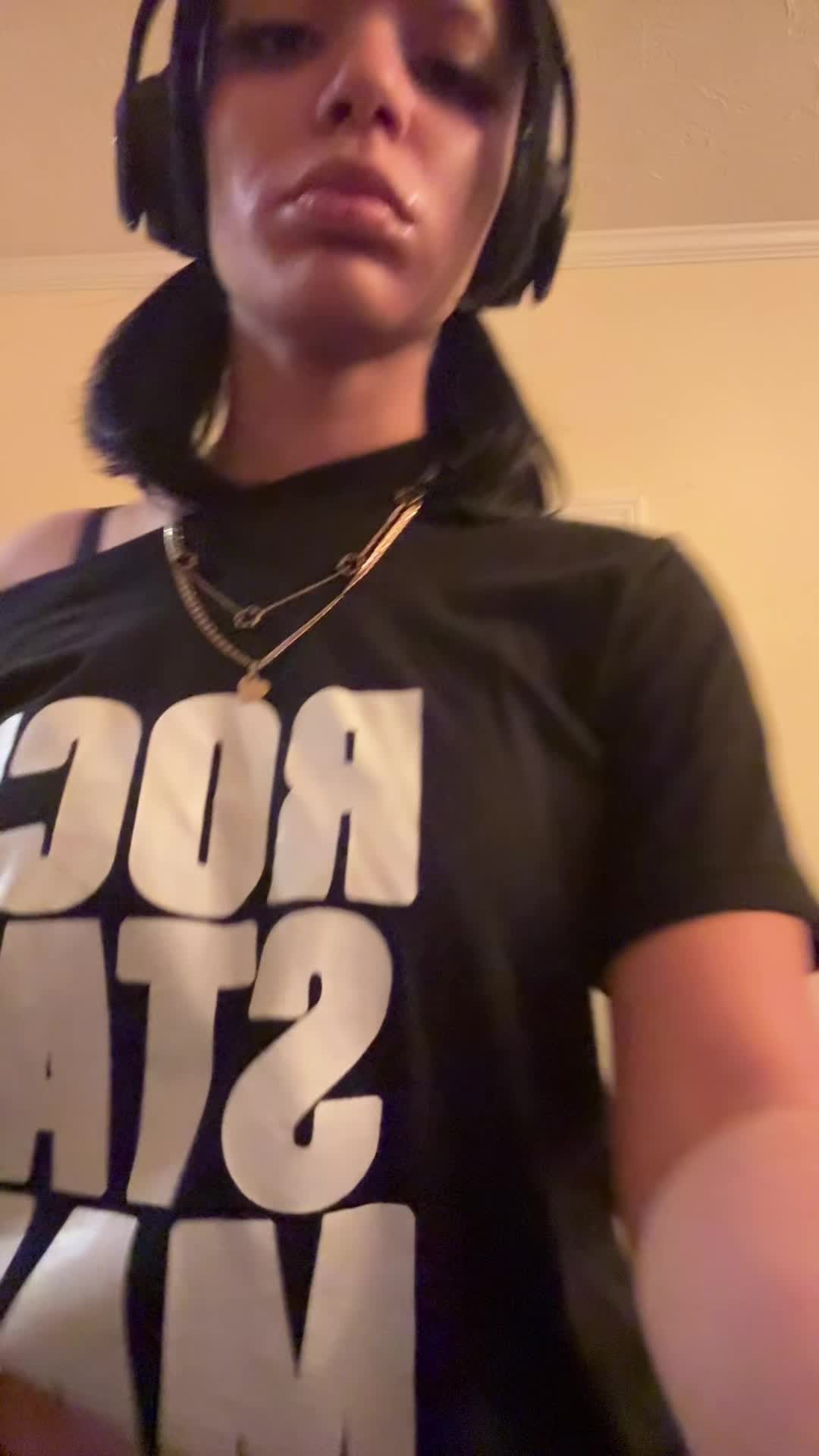 @😱