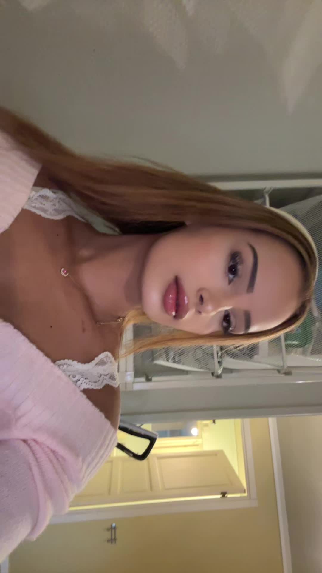 @Julieforfot