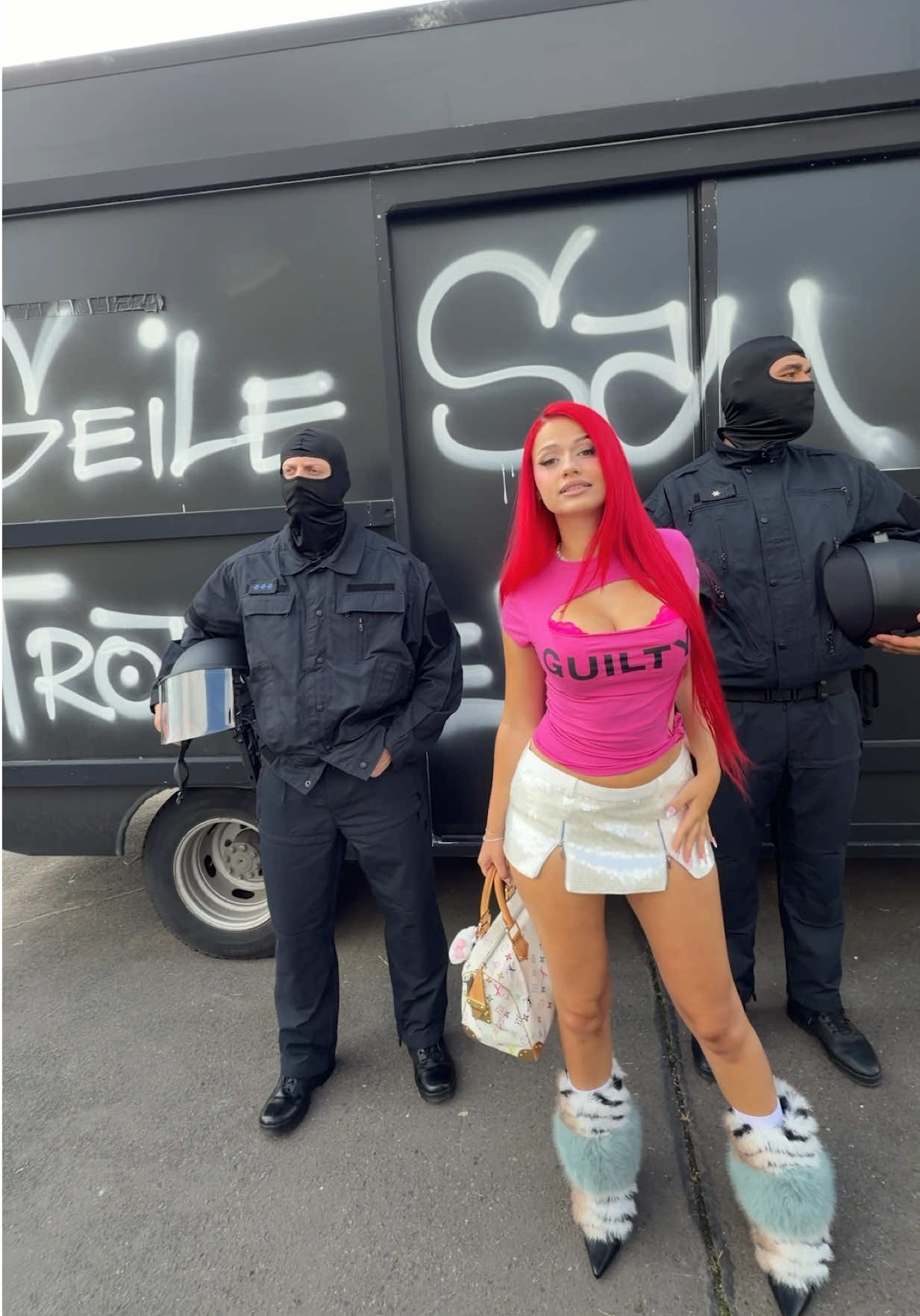 @badmómzjay