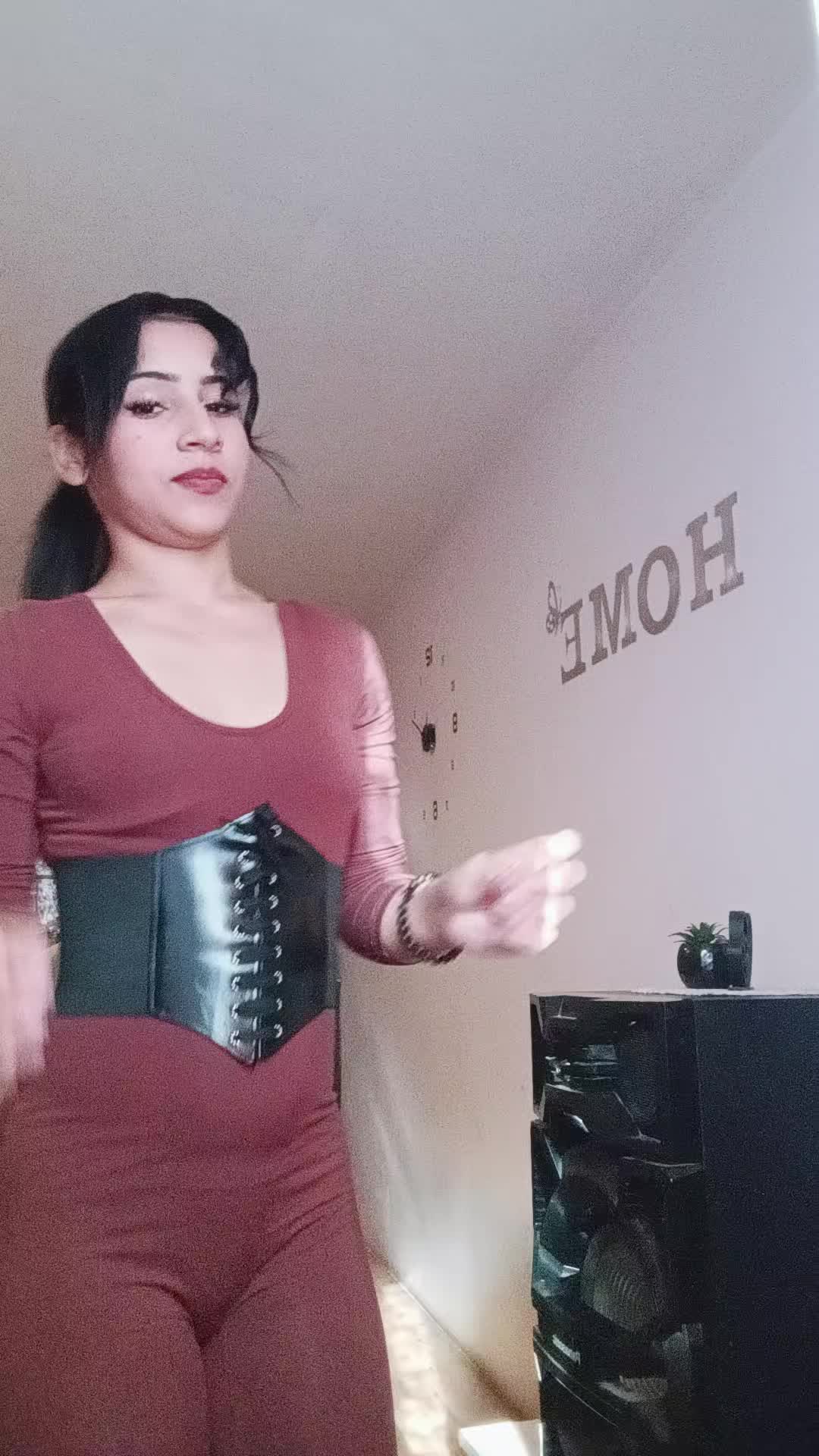 @Ÿøūngz🦋 MīMā🦋