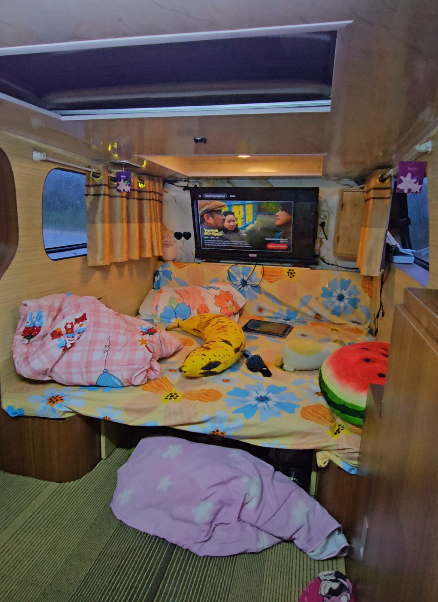@family homestay campervan