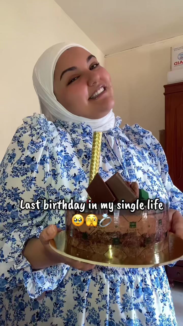 @Aya aych 🇱🇧