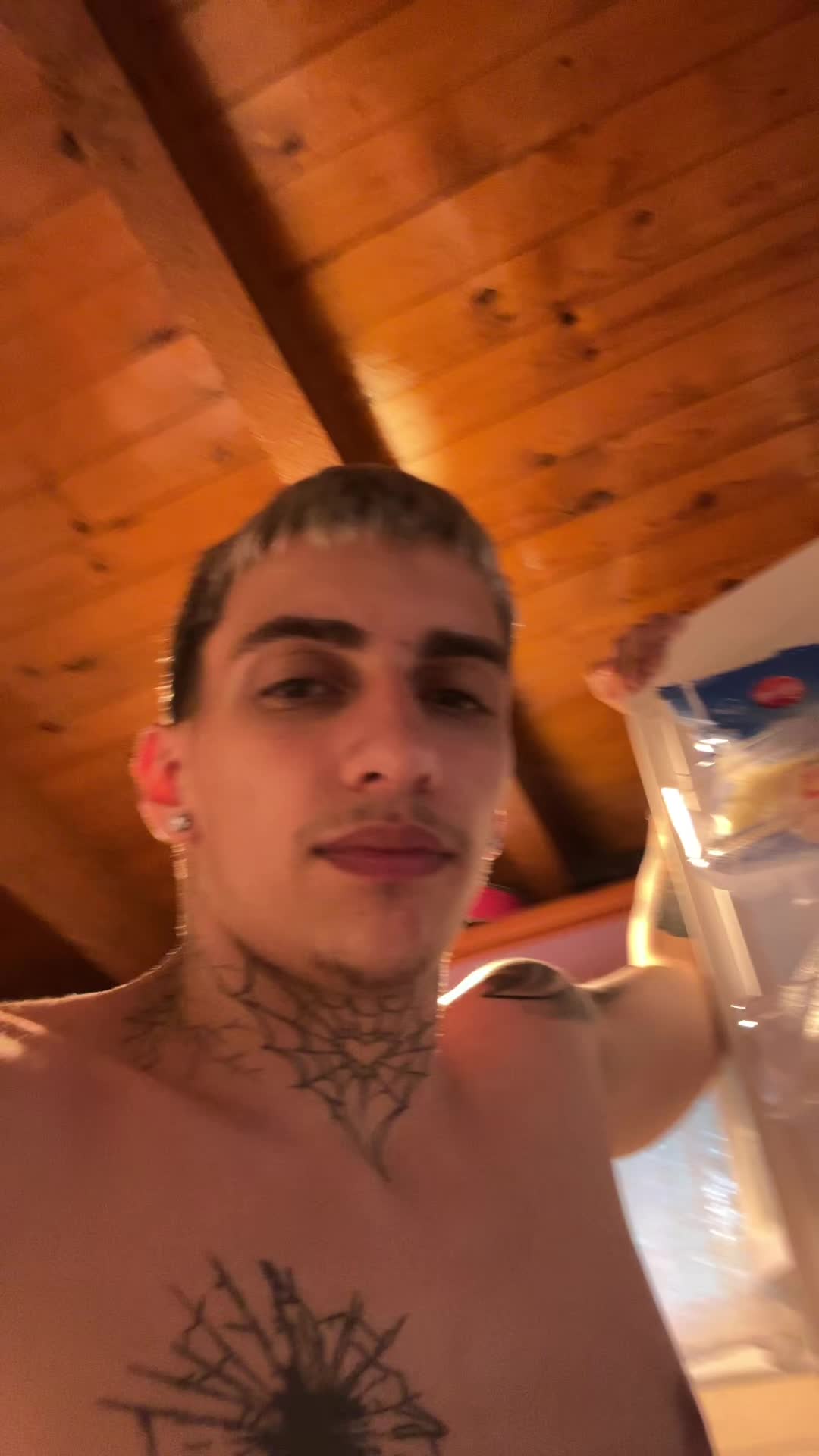 @Tsomis