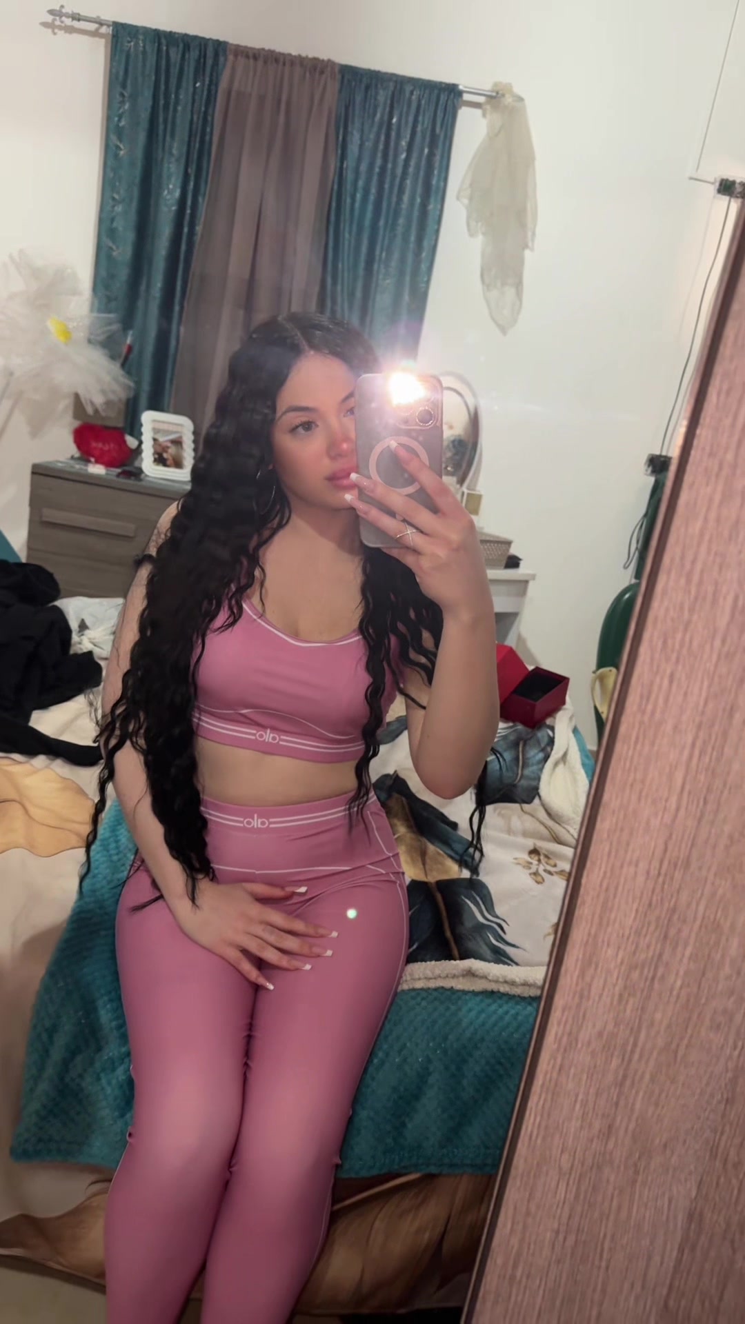 @𝐻𝑒𝓁𝑒𝓃 𝑀𝒶𝓇𝑔𝒾𝑜𝓇𝑒🌟