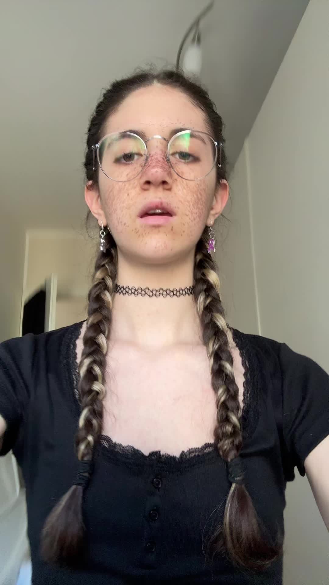 @elenina🎗️💜