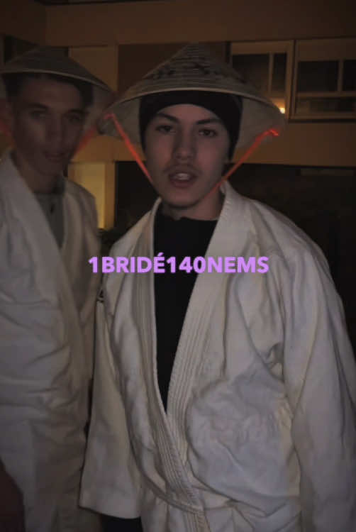 @TB00STÉ