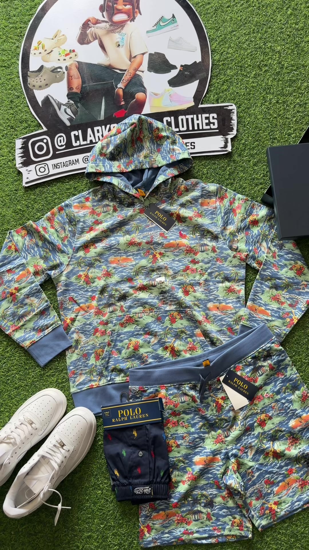 @Clarks & Clothes
