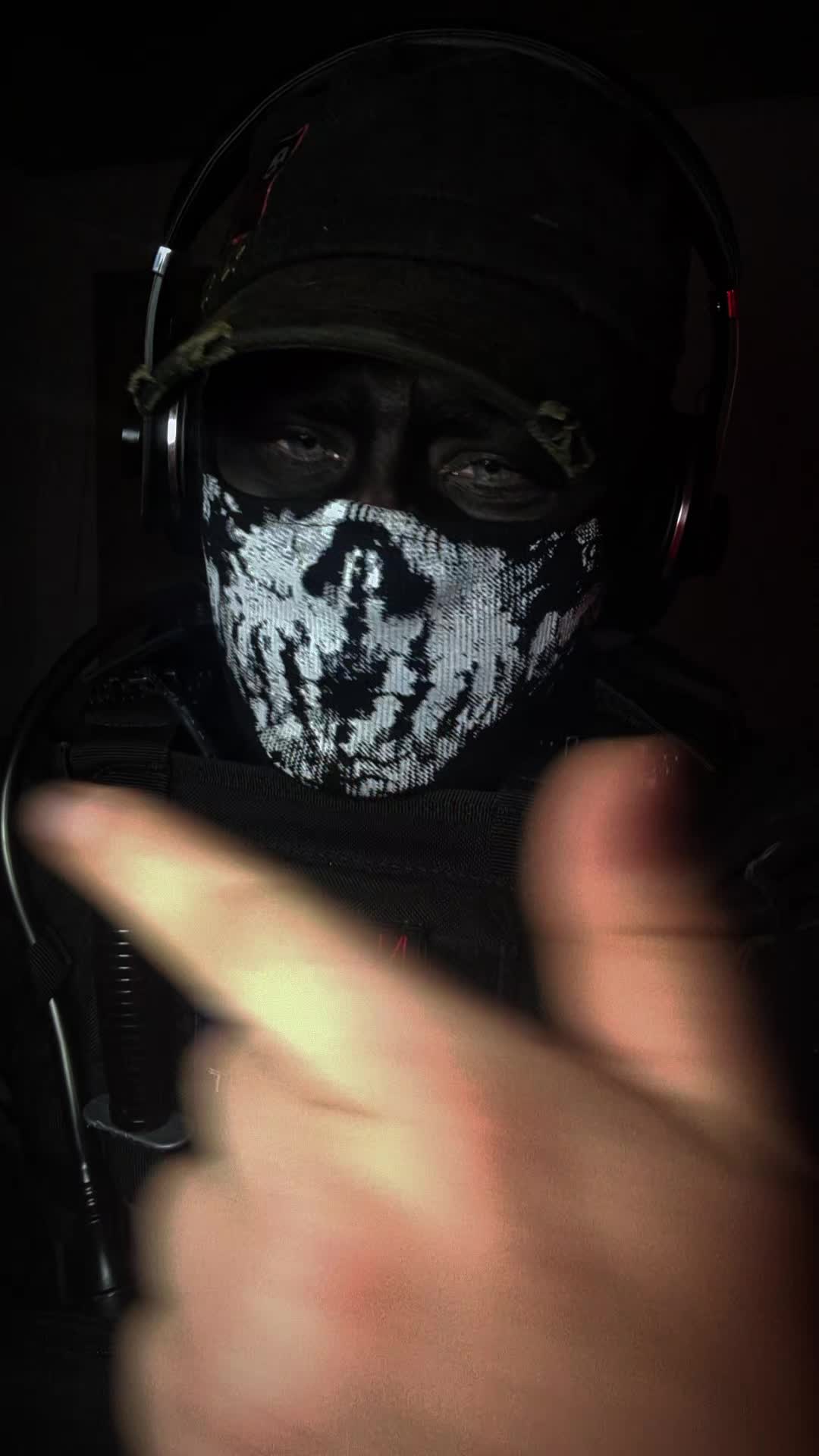@Callsign.NomNoms (-_-)