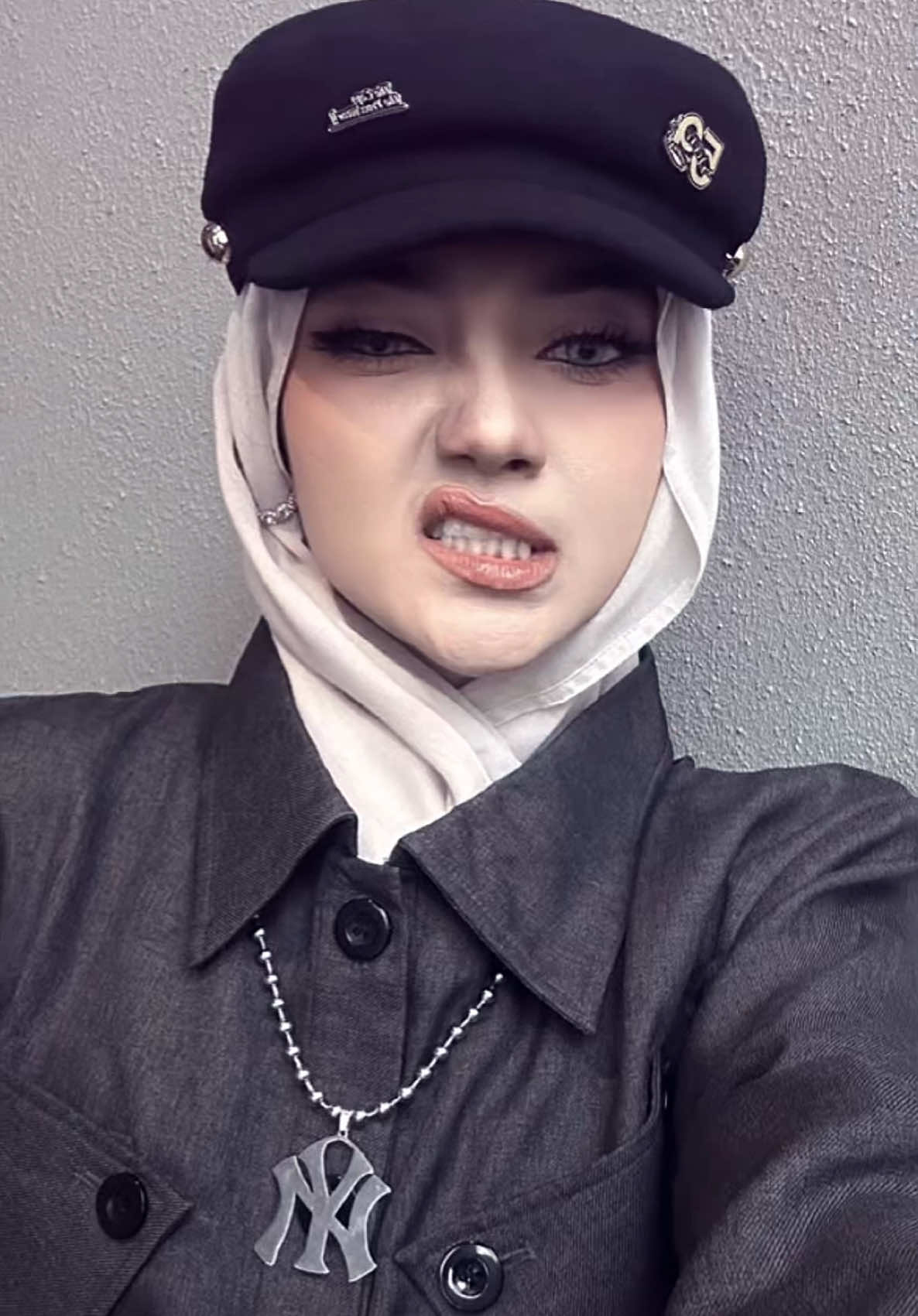 @_tiasantika