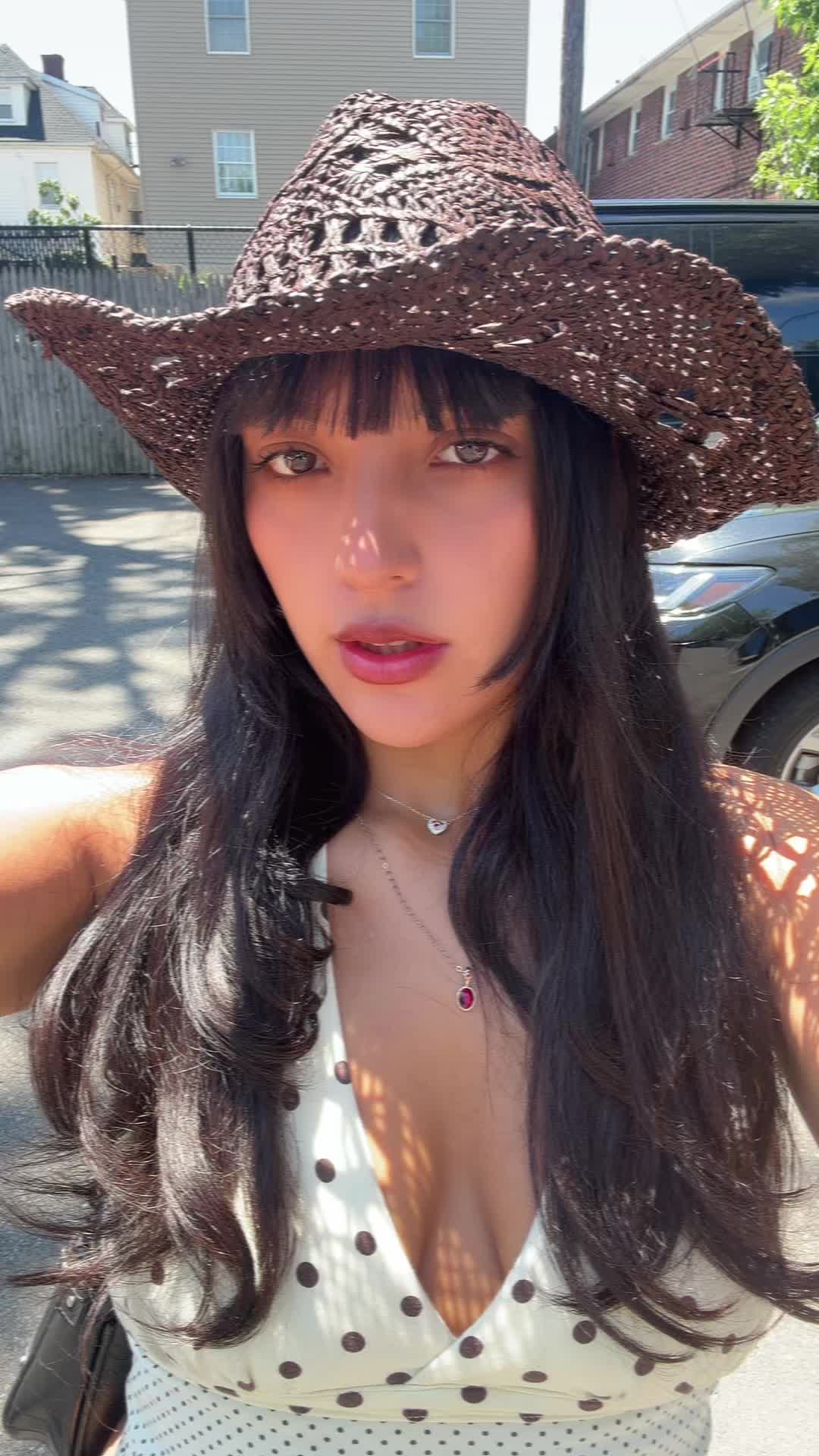 @valeria violeta