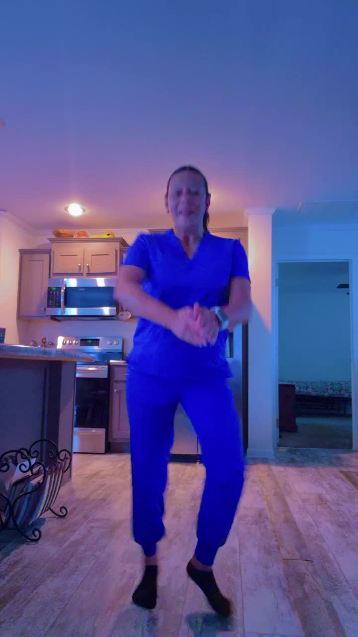 @Dancing Mama