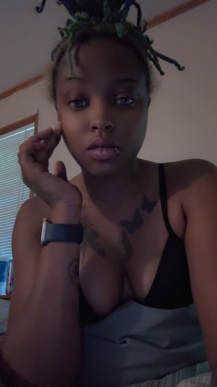 @Fine_Ahh_Queen