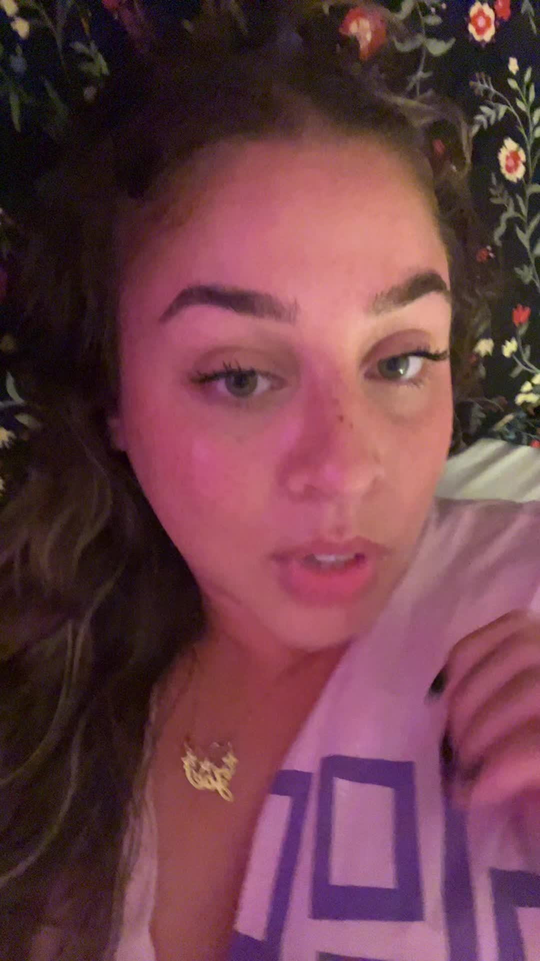 @zoefromtheinternet