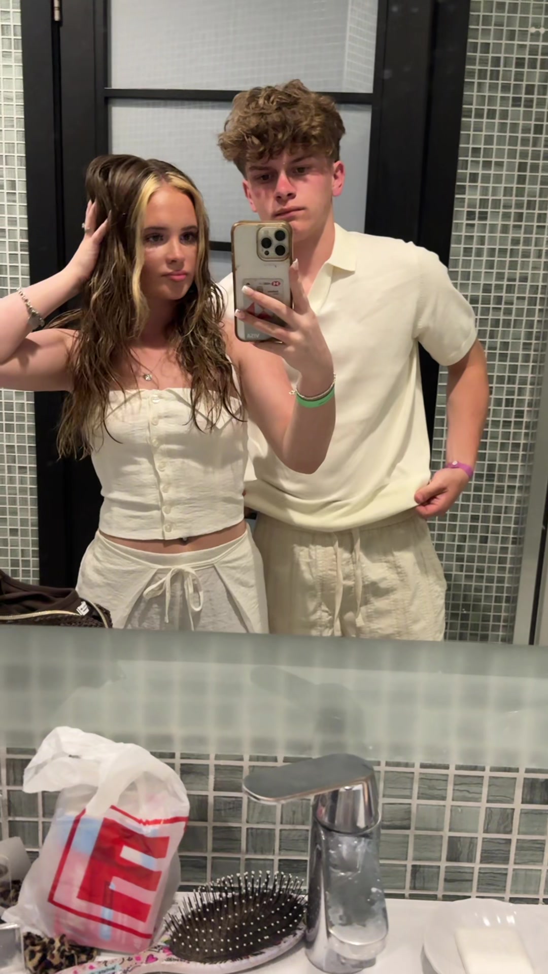 @Poppyolivia