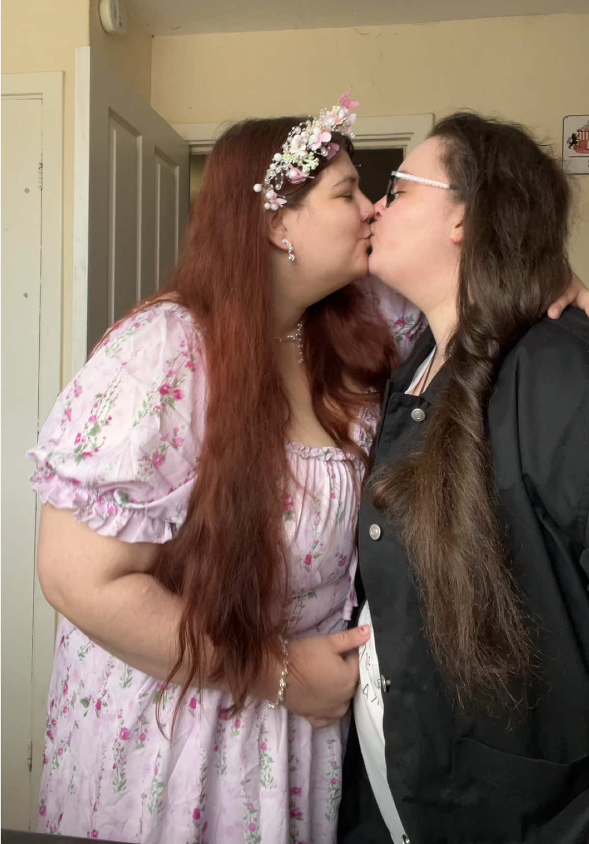 @Kat ⋆˚✿˖°