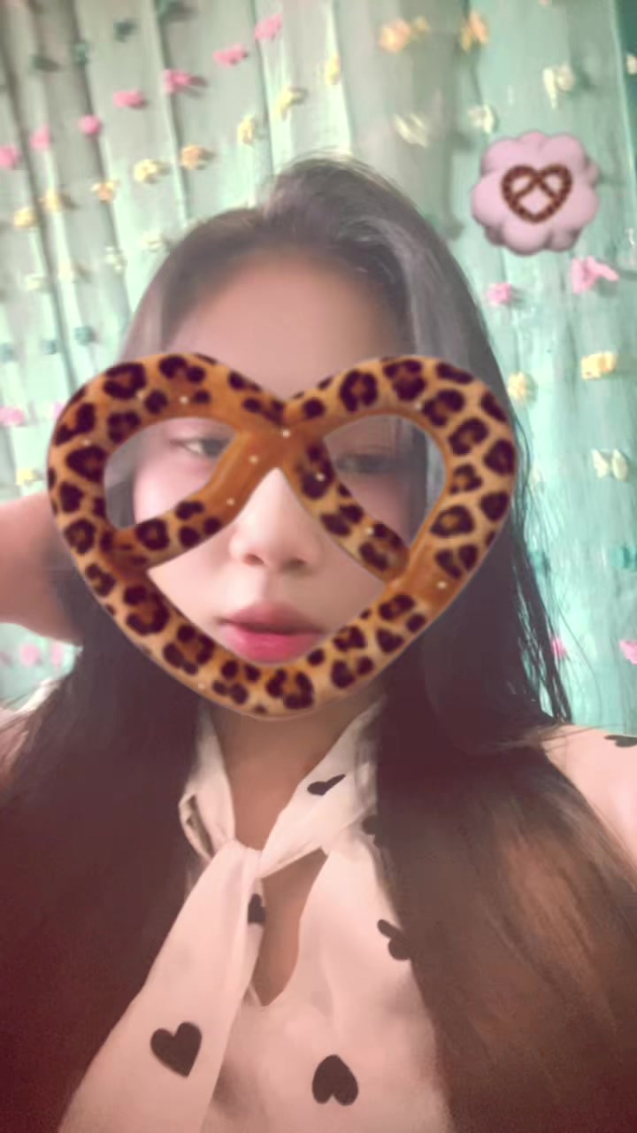 @Randompeoplee