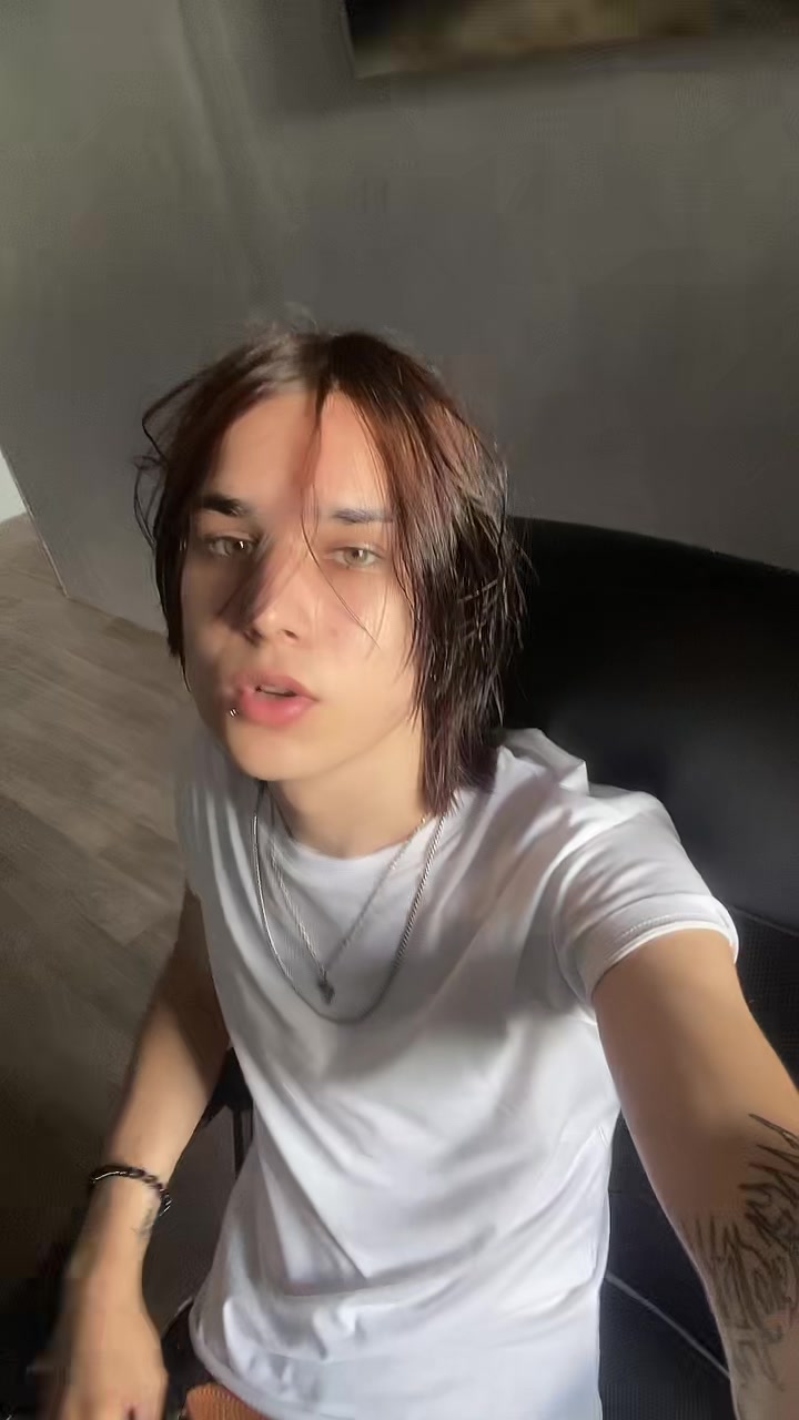 @1shitker