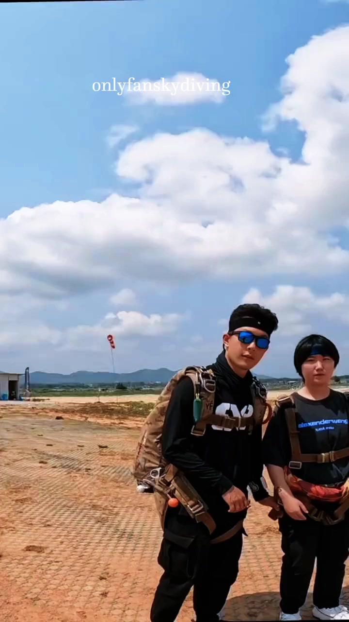 @onlyfanskydiving