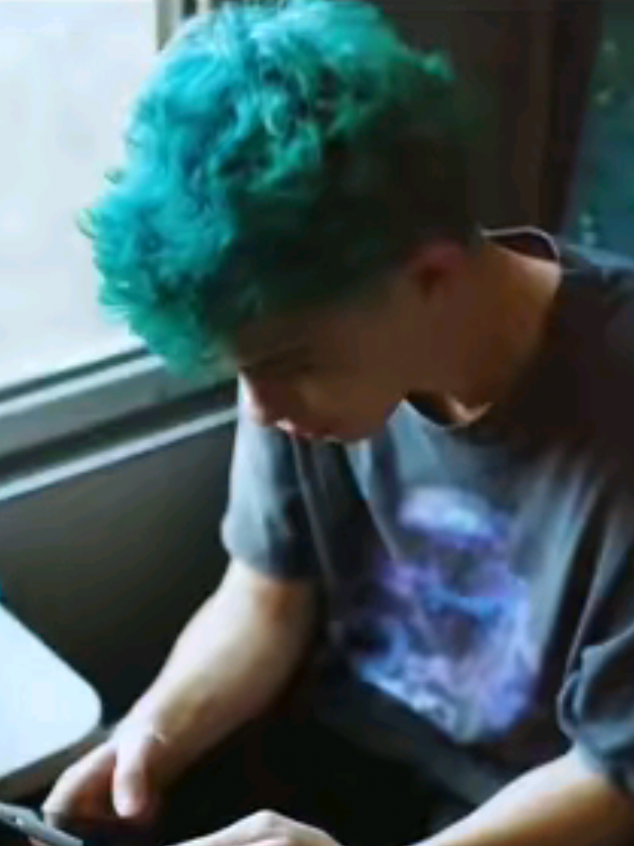 @𝐜𝐫𝐲𝐬𝐭𝐚𝐥