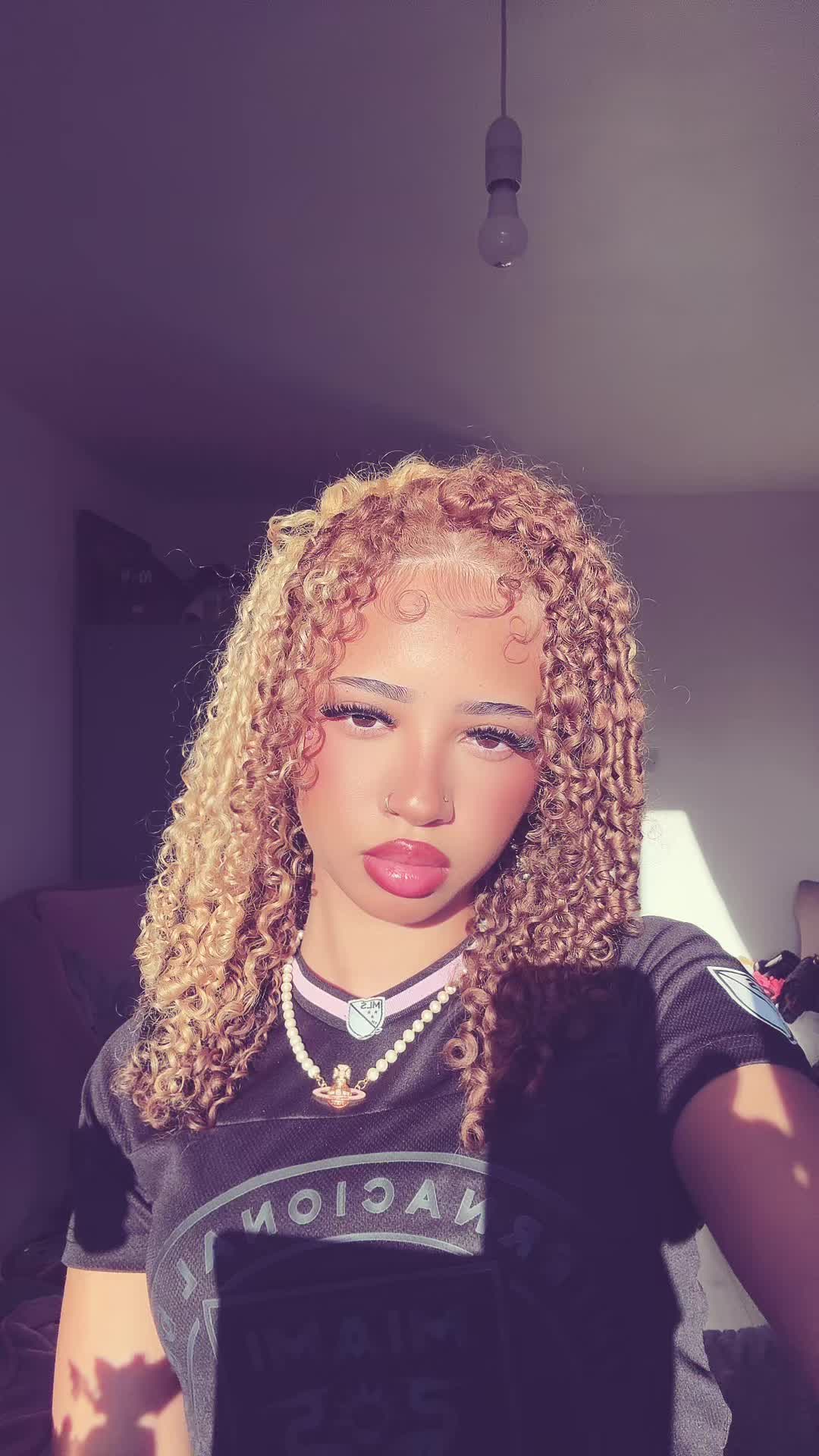 @𝐋𝐚𝐬𝐡𝐚𝐧𝐭𝐞́🦦