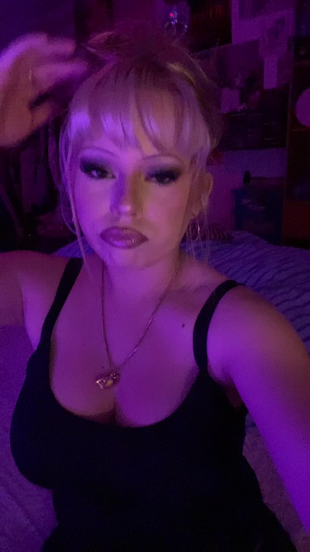 @ℬ𝒶𝓇𝒷 𝒲𝒾𝓇ℯ (💋🐆🎞️🍒)