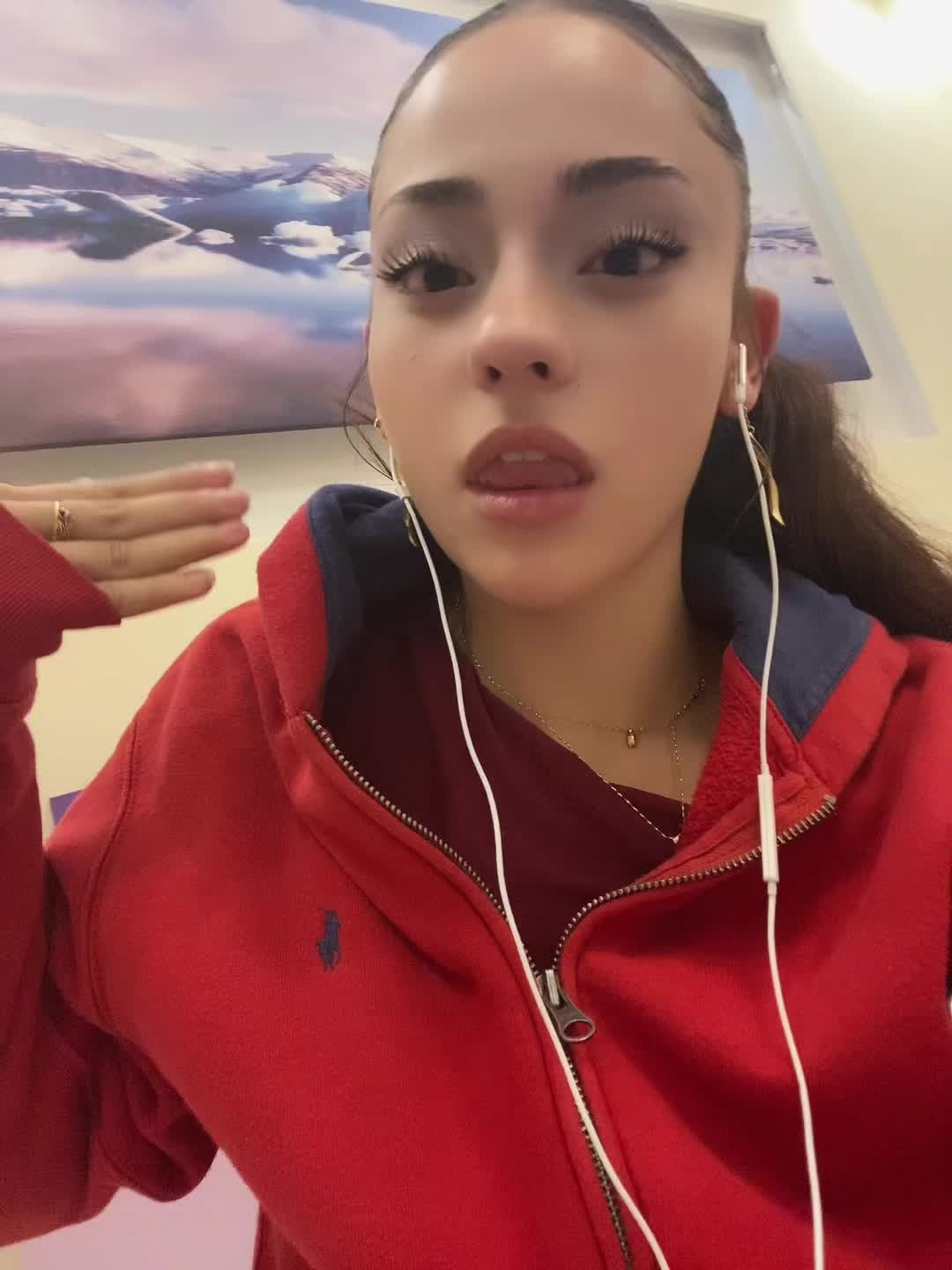 @bella