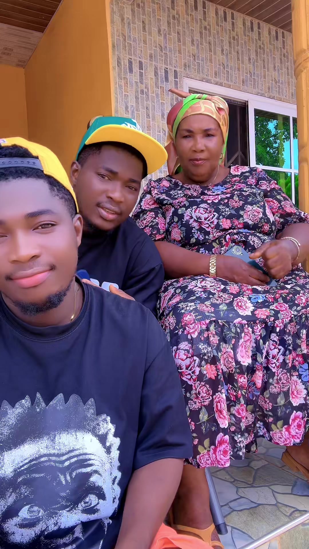 @Twins Diaries 🇬🇭