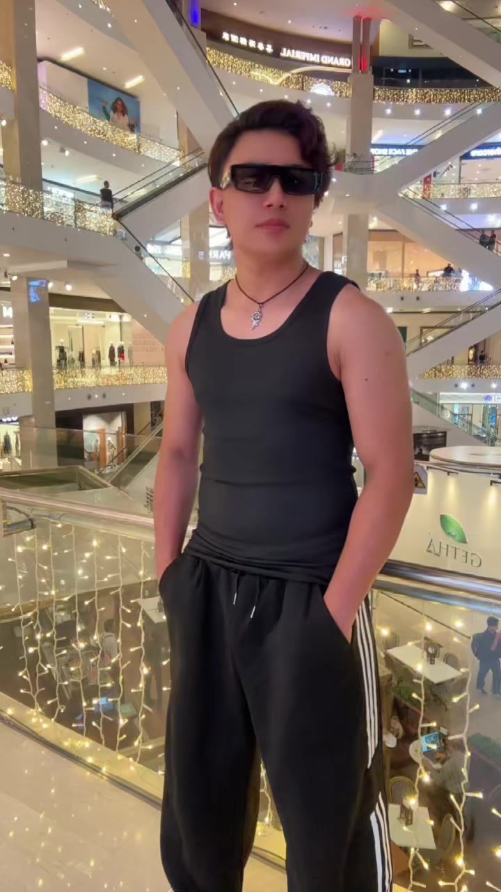@👽CRUSH BOY👩&zwj;🎤