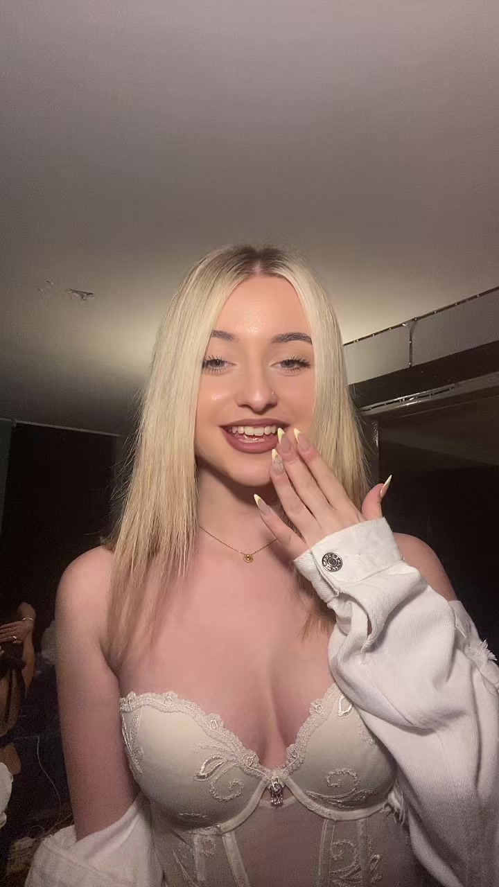 @𝓚𝓵𝓮𝓸𝓷𝓲𝓴𝓲