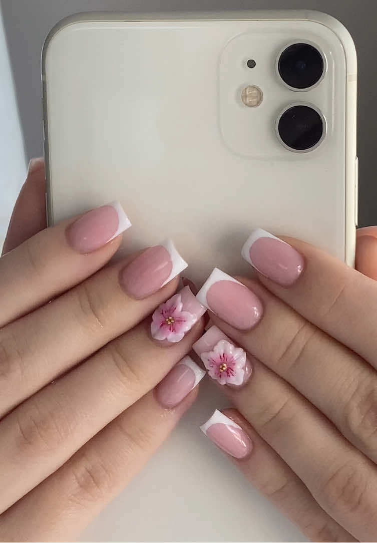 @𝐍𝐢𝐧𝐚