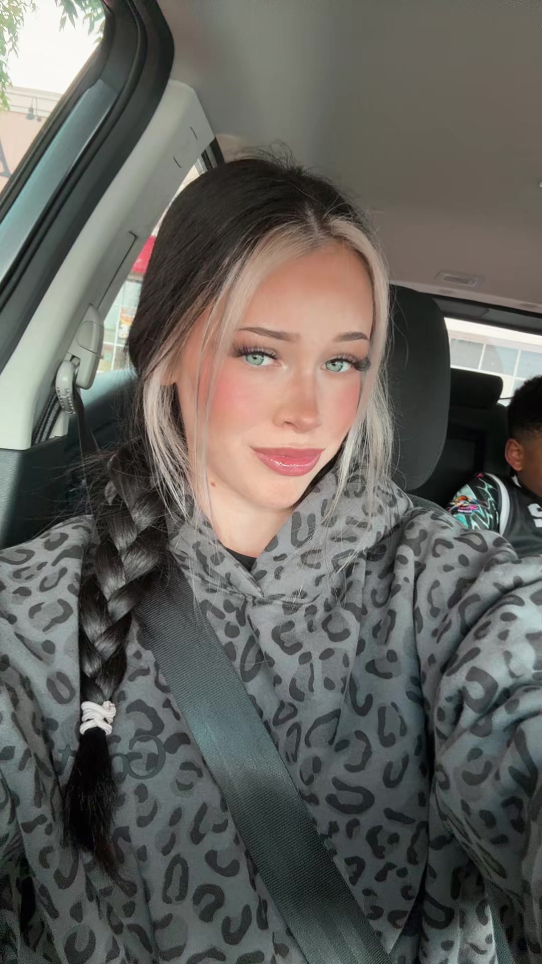 @Ava