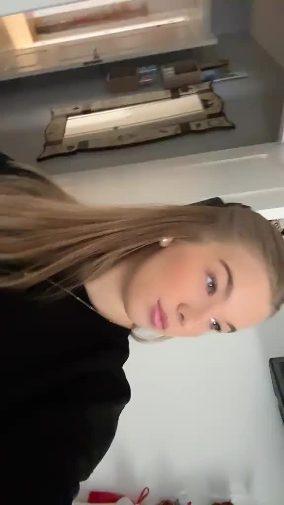 @_ainara11