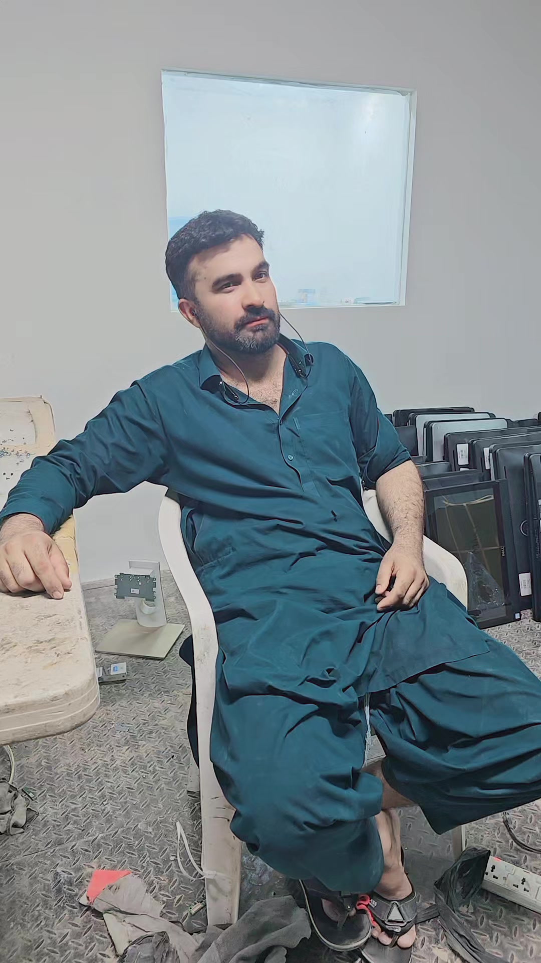 @یوسف ملک