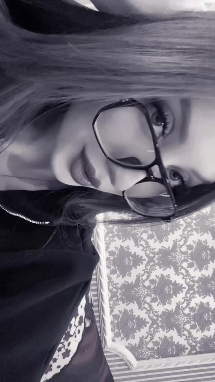 @Карина