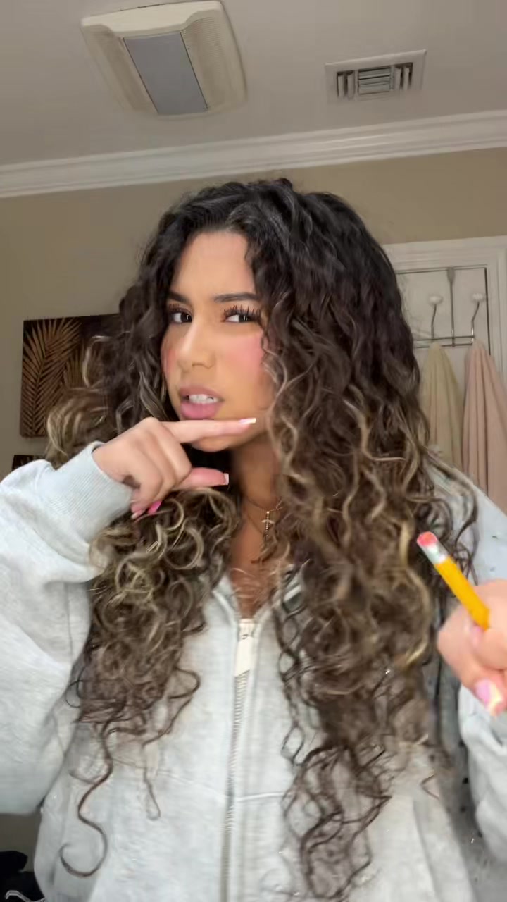 @🤫