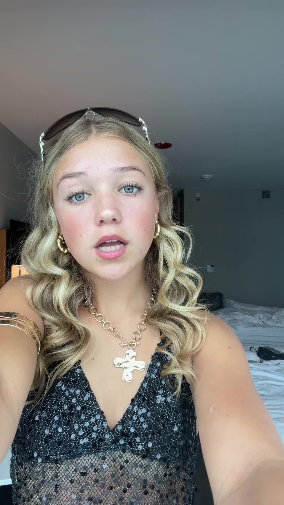 @🧍♀️