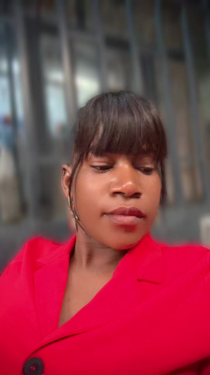 @Sarah Muzi la star