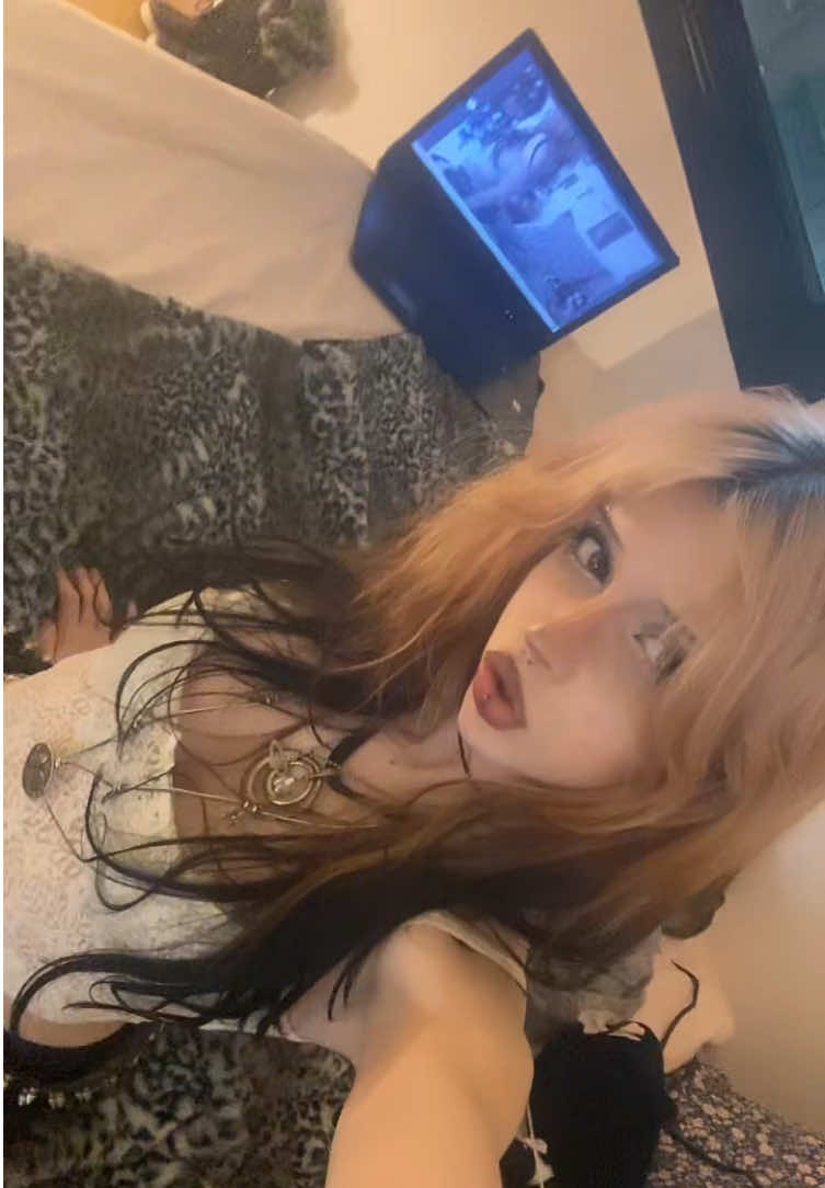 @𝖛𝖎𝖈𝖙𝖔𝖗𝖎𝖆