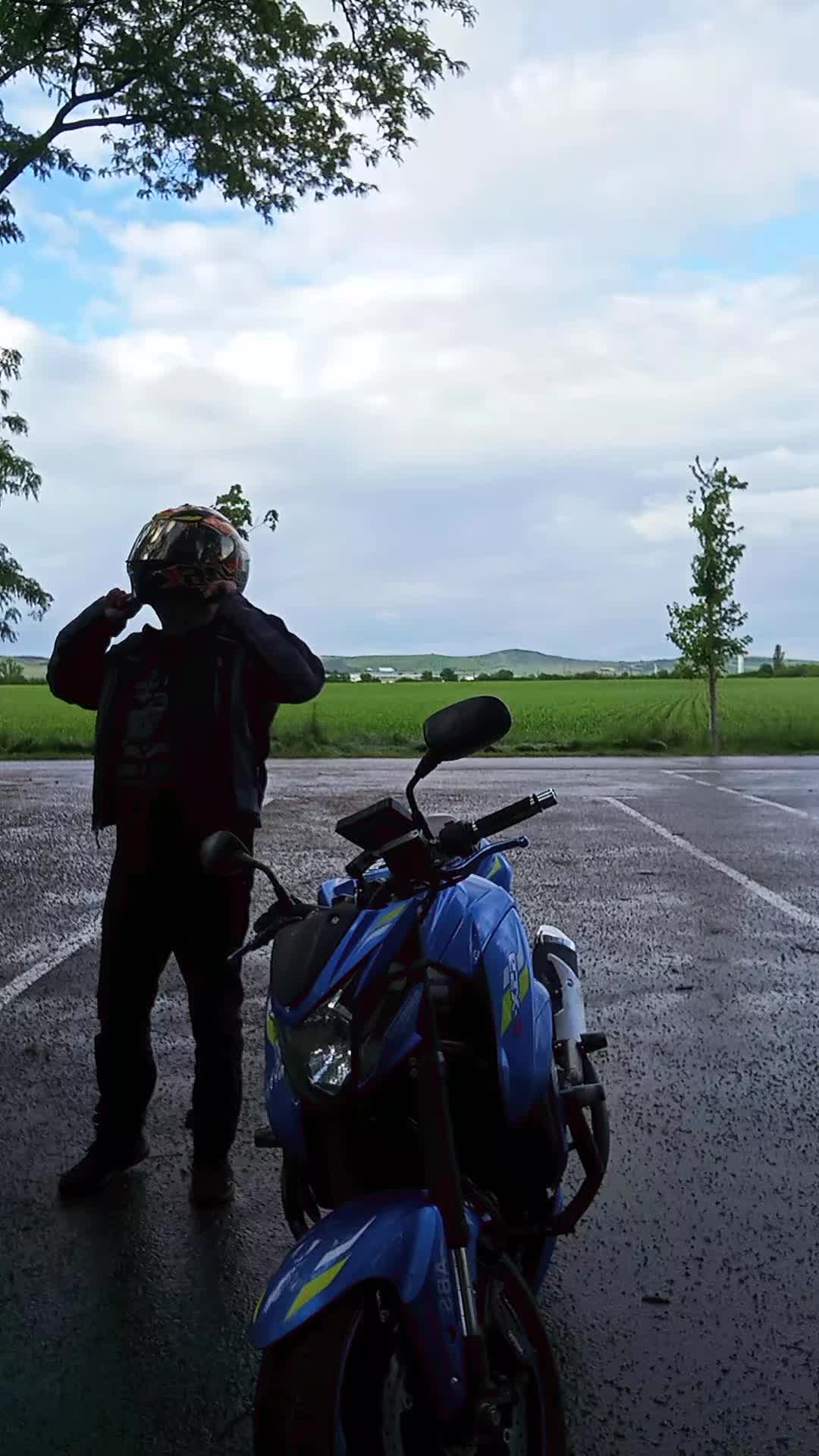 @𝘿𝙖𝙣𝙚
