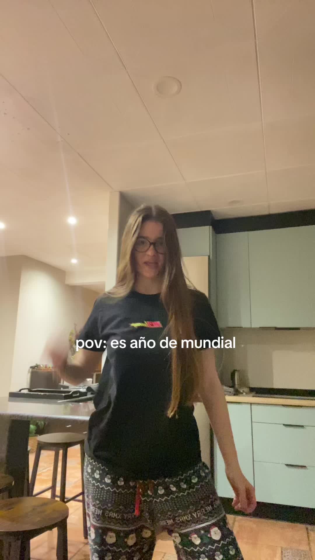 @👩&zwj;❤️&zwj;💋&zwj;👩