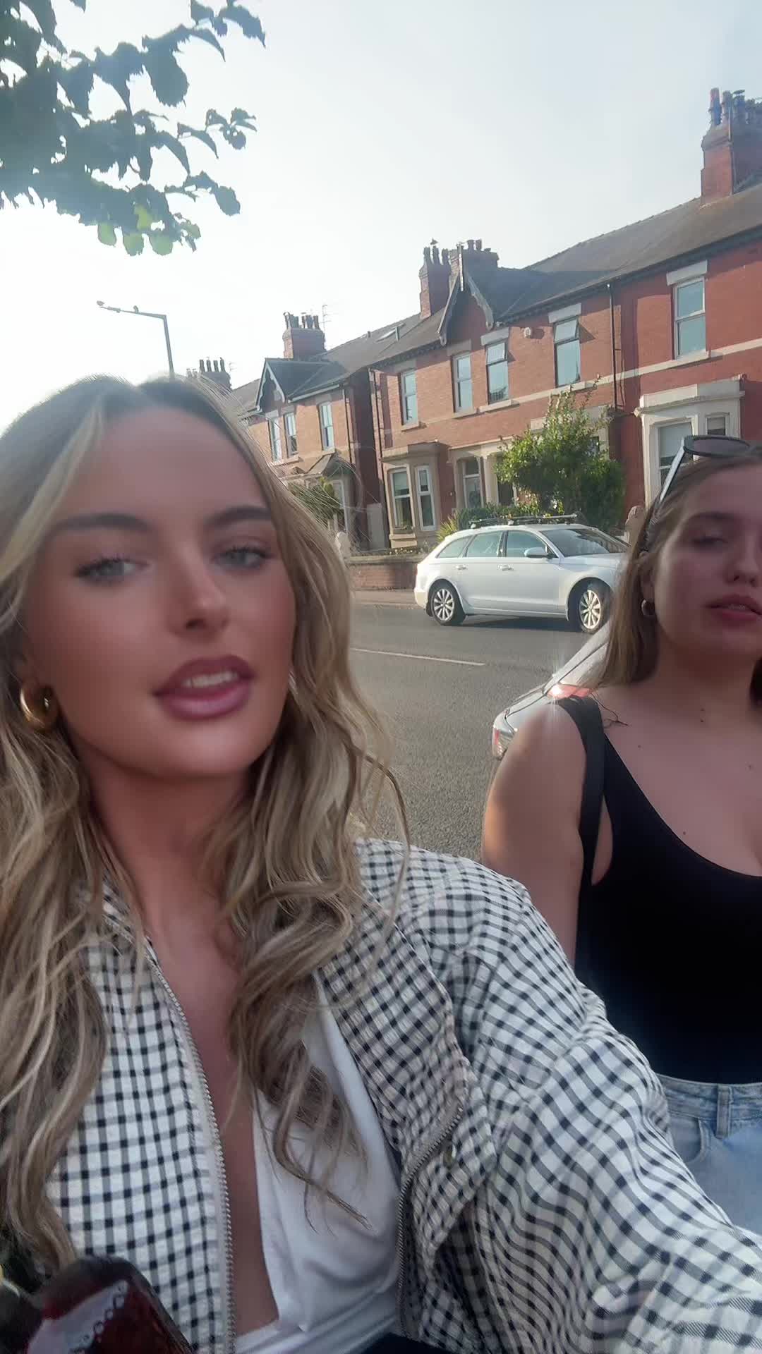 @anais