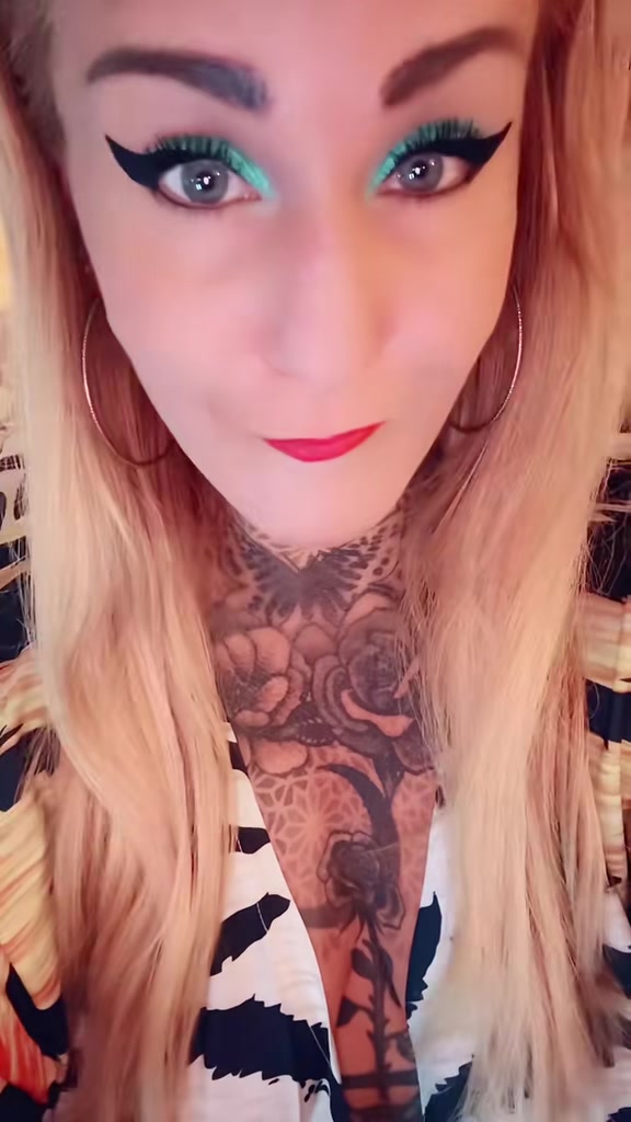 @☮️ana☮️