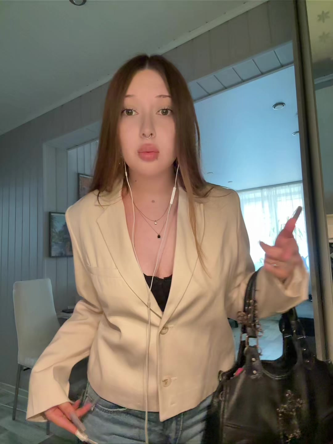 @лиза пластырь