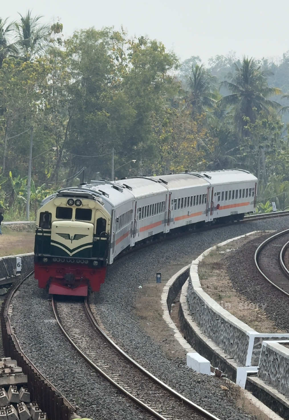 @Train_Story