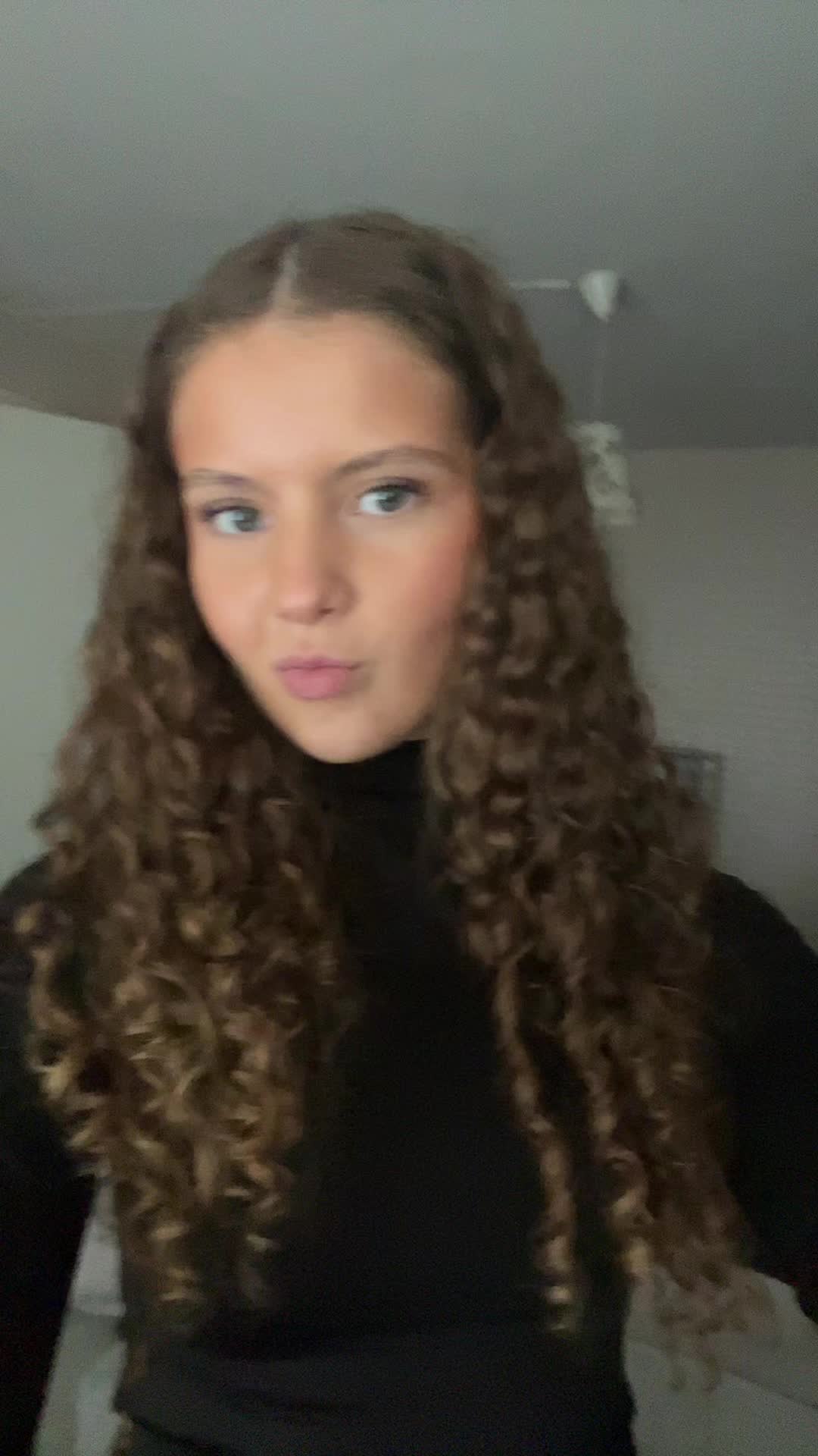 @SeLMa WaLLnER 🤩🤩