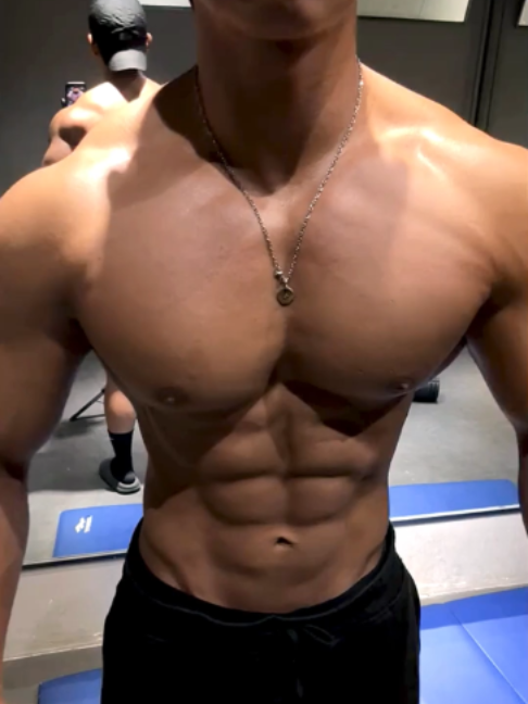 @Beautiful Muscle Male