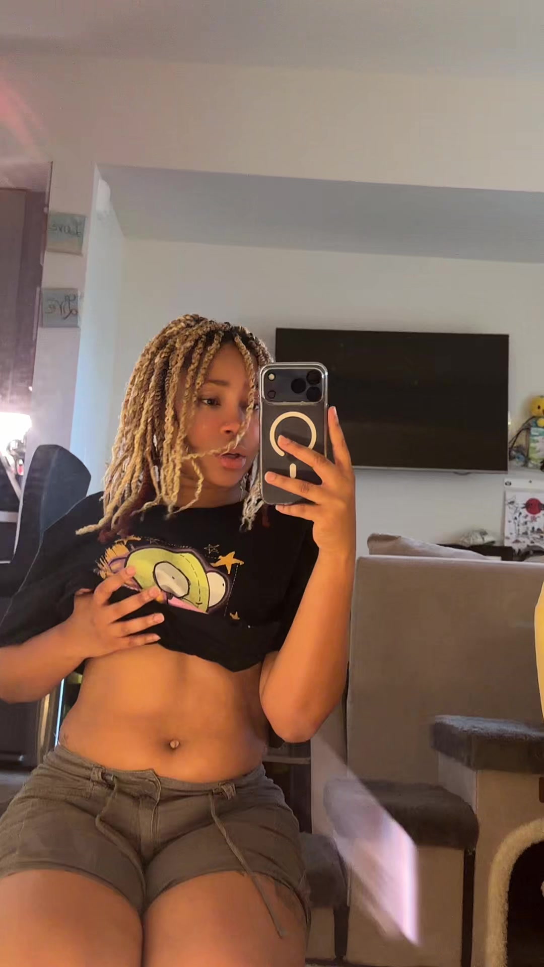 @MonieMo