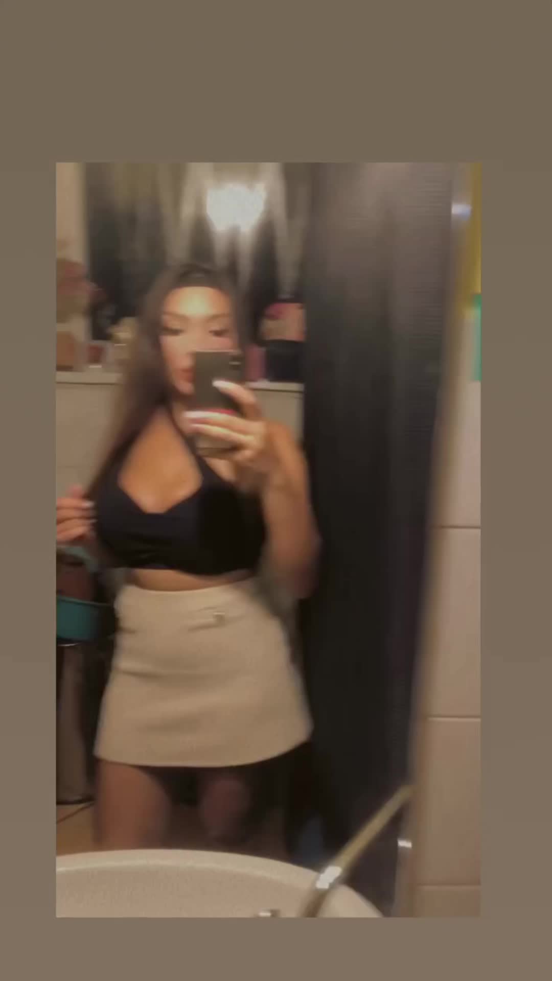 @Elizabeth Rozsavölgyi 25🌹