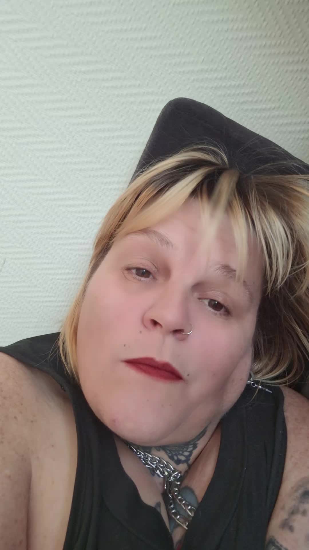 @Bella